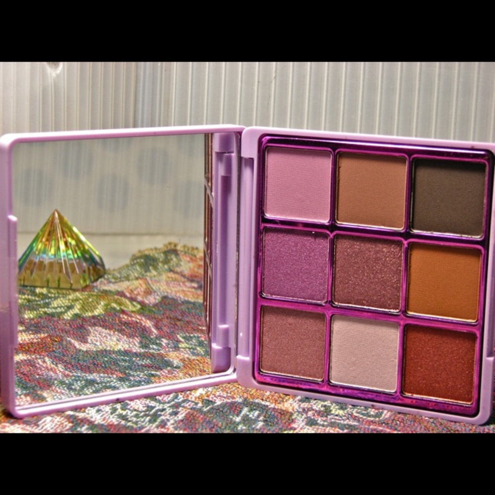 Revolution I šFortune Seeker Palette/Lipstick - Picture 4 of 8